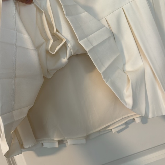 Alice + Olivia Pleated Skirt - Picture 4 of 6